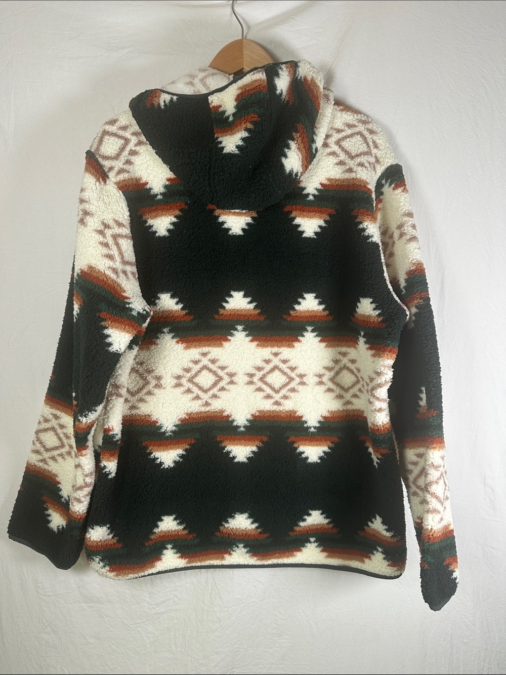 Cozy Aztec Sherpa Pullover Hoodie - Green & Cream - Picture 3 of 3
